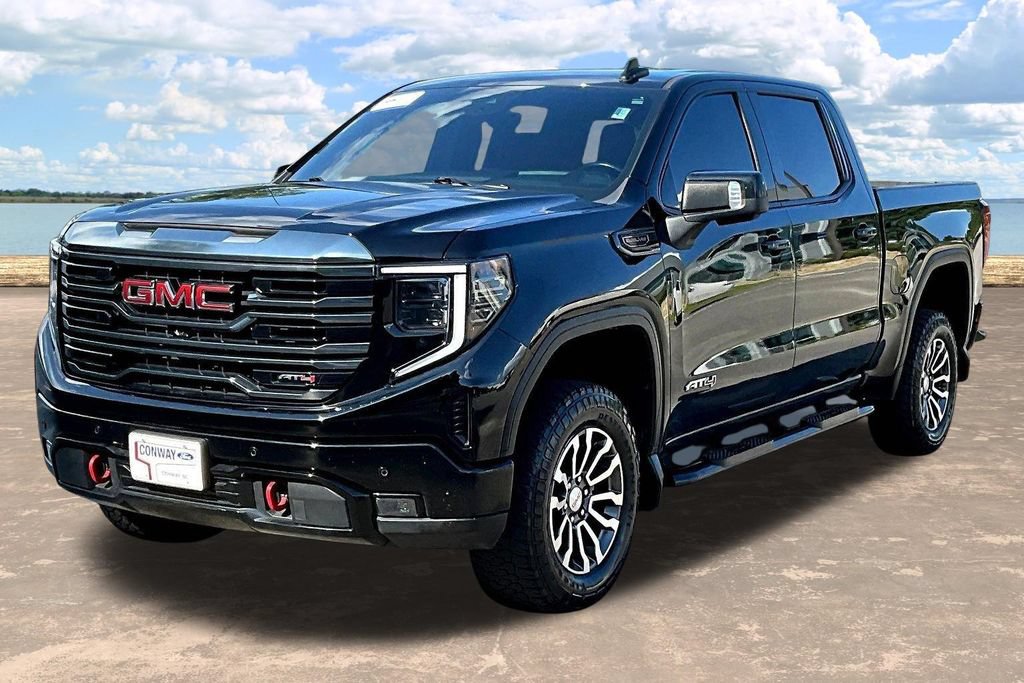Used 2023 GMC Sierra 1500 AT4 w/ Technology Package AWD/4WD image 4