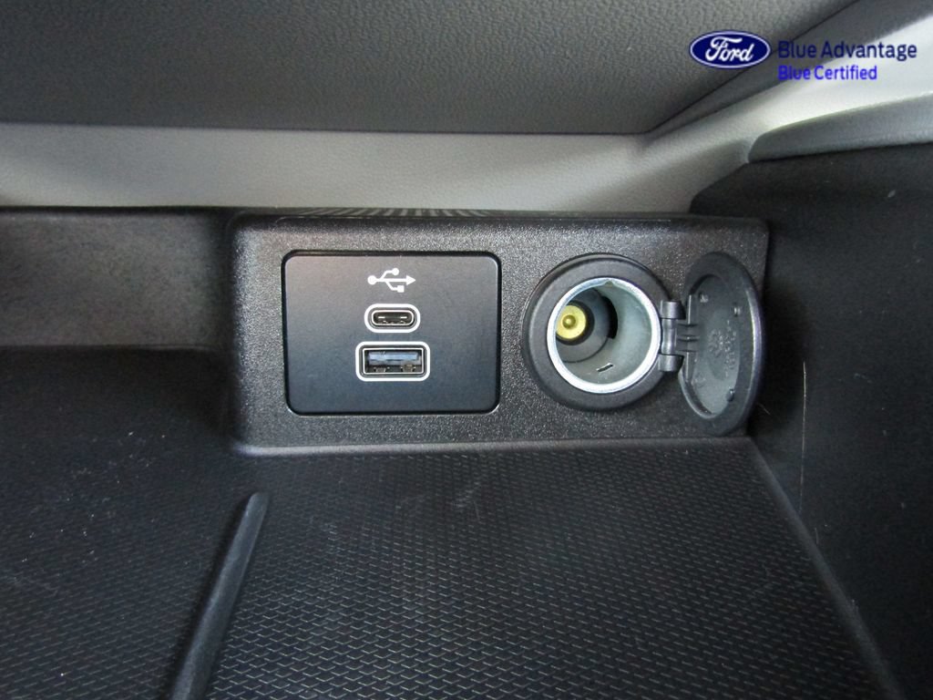 Certified 2025 Ford Escape SE FWD image 35