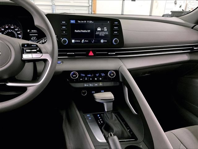 Used 2023 Hyundai Elantra SEL FWD image 6
