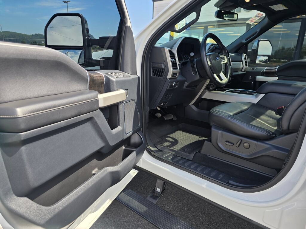 Certified 2022 Ford F350 Lariat w/ Lariat Ultimate Package AWD/4WD image 15