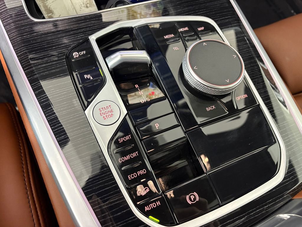 Used 2026 BMW X5 xDrive40i w/ M Sport Package image 30