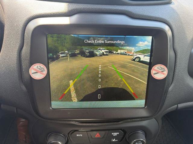Used 2023 Jeep Renegade Latitude AWD/4WD image 18