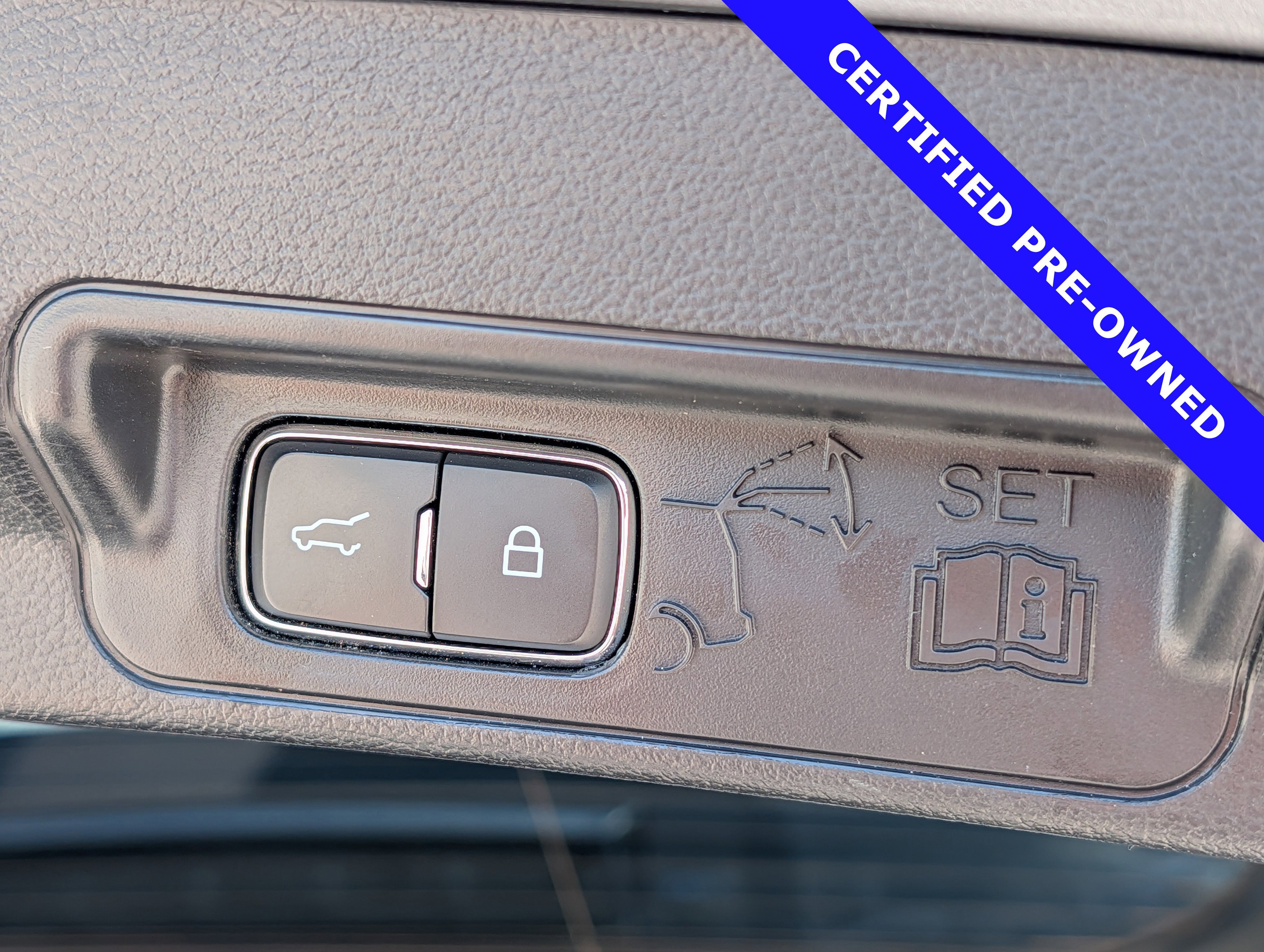 Certified 2022 Ford Explorer XLT w/ Equipment Group 202A AWD/4WD image 14