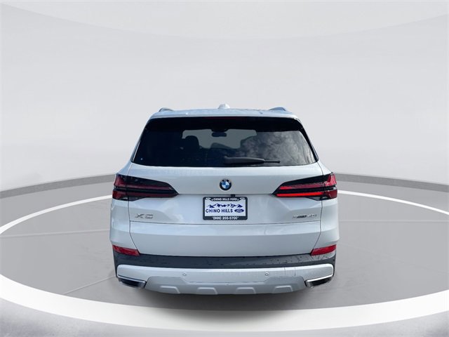 Used 2024 BMW X5 sDrive40i w/ Premium Package image 4