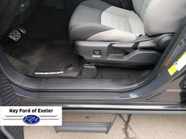 Used 2025 Toyota Tacoma TRD Sport image 25