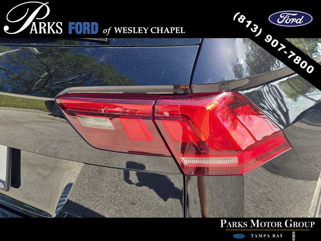 Used 2023 Volkswagen Tiguan SE w/ Panoramic Sunroof Package FWD image 7