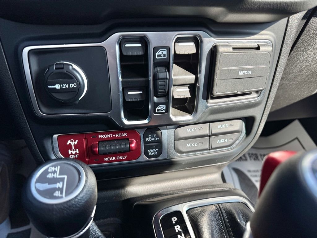Used 2025 Jeep Wrangler Unlimited Rubicon AWD/4WD image 21