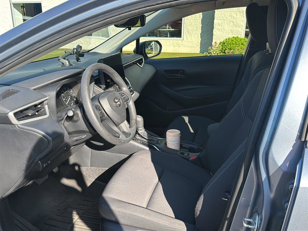 Used 2023 Toyota Corolla LE w/ LE Convenience Package FWD image 11