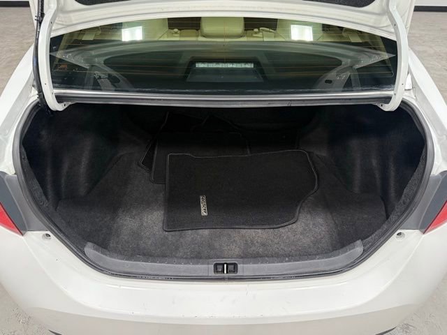 Used 2018 Toyota Corolla LE image 30