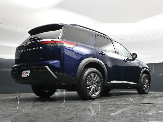 Used 2025 Nissan Pathfinder SV AWD/4WD image 40