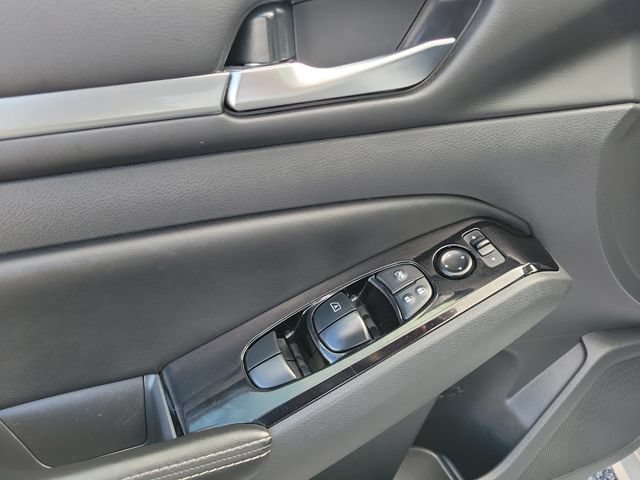 Used 2023 Nissan Altima 2.5 SV FWD image 23