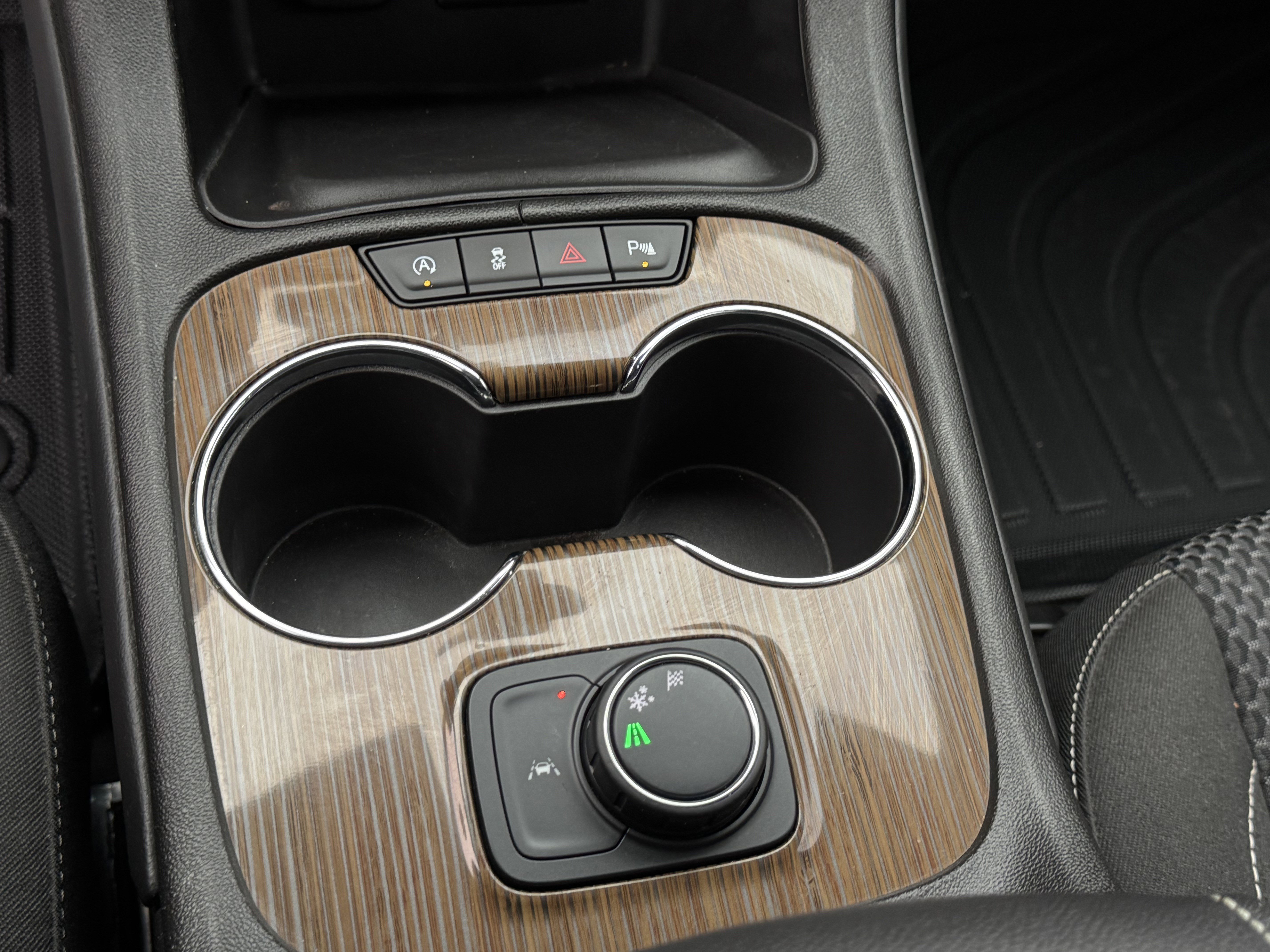 Used 2023 GMC Acadia SLE w/ Elevation Edition image 21