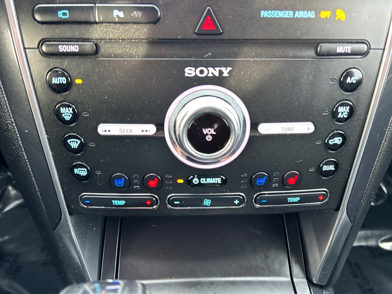 Certified 2019 Ford Explorer Limited w/ Class III Trailer Tow Package image 33