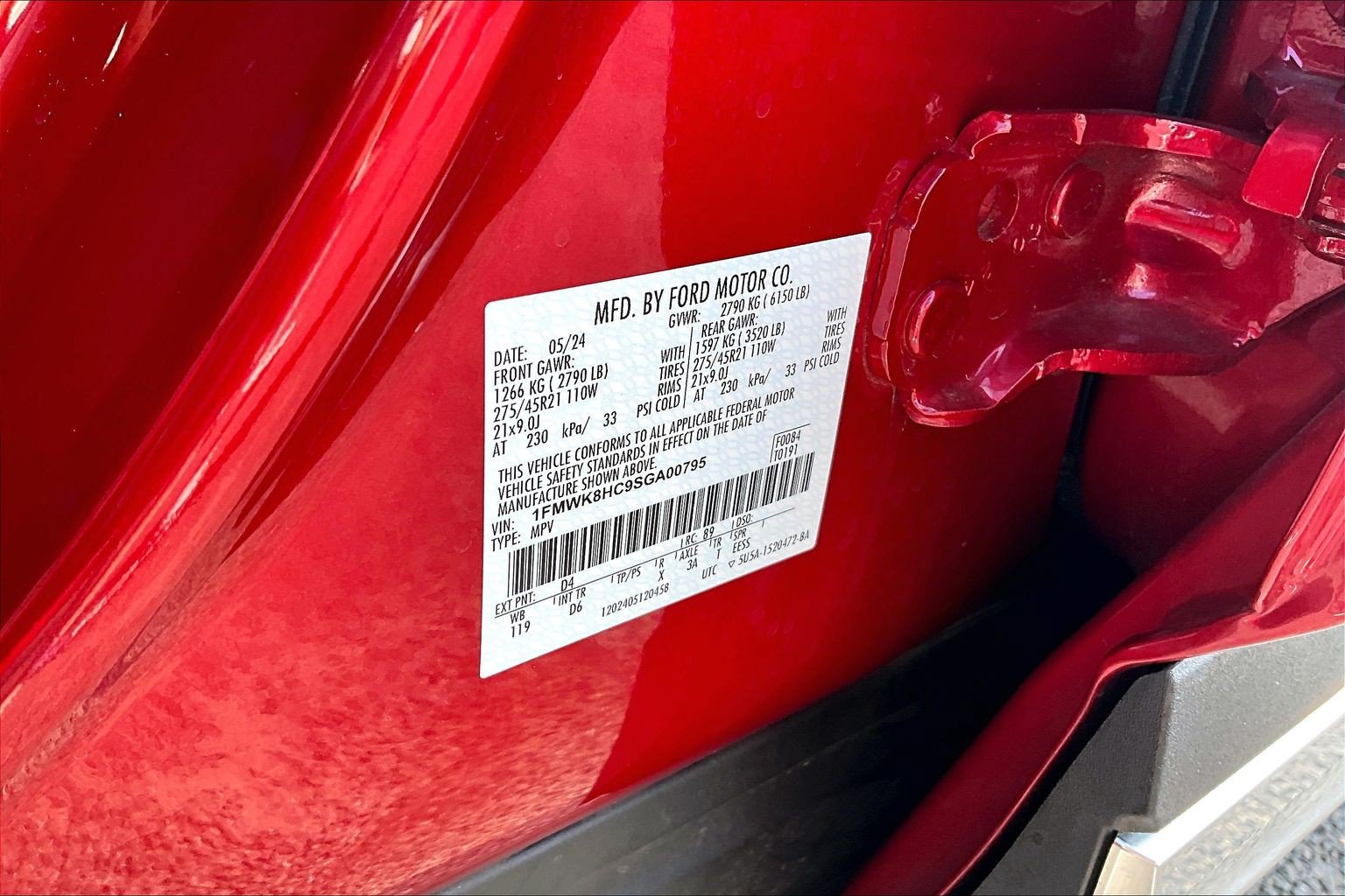 Certified 2025 Ford Explorer Platinum w/ Ultimate Package AWD/4WD image 35