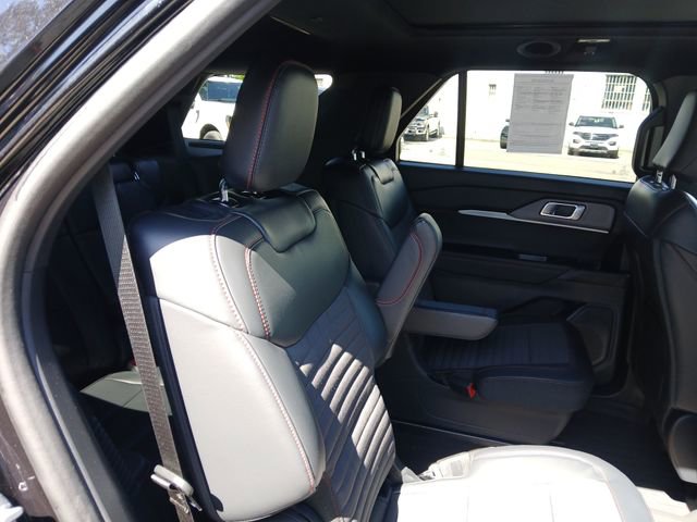 Certified 2025 Ford Explorer ST-Line AWD/4WD image 42