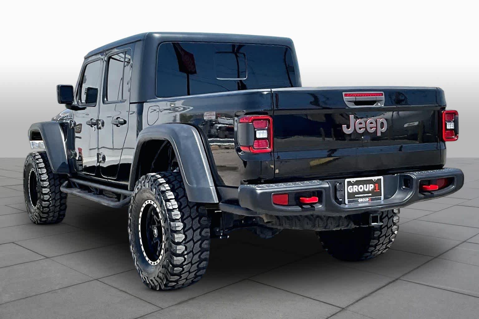 Used 2022 Jeep Gladiator Rubicon w/ LED Lighting Group AWD/4WD image 11