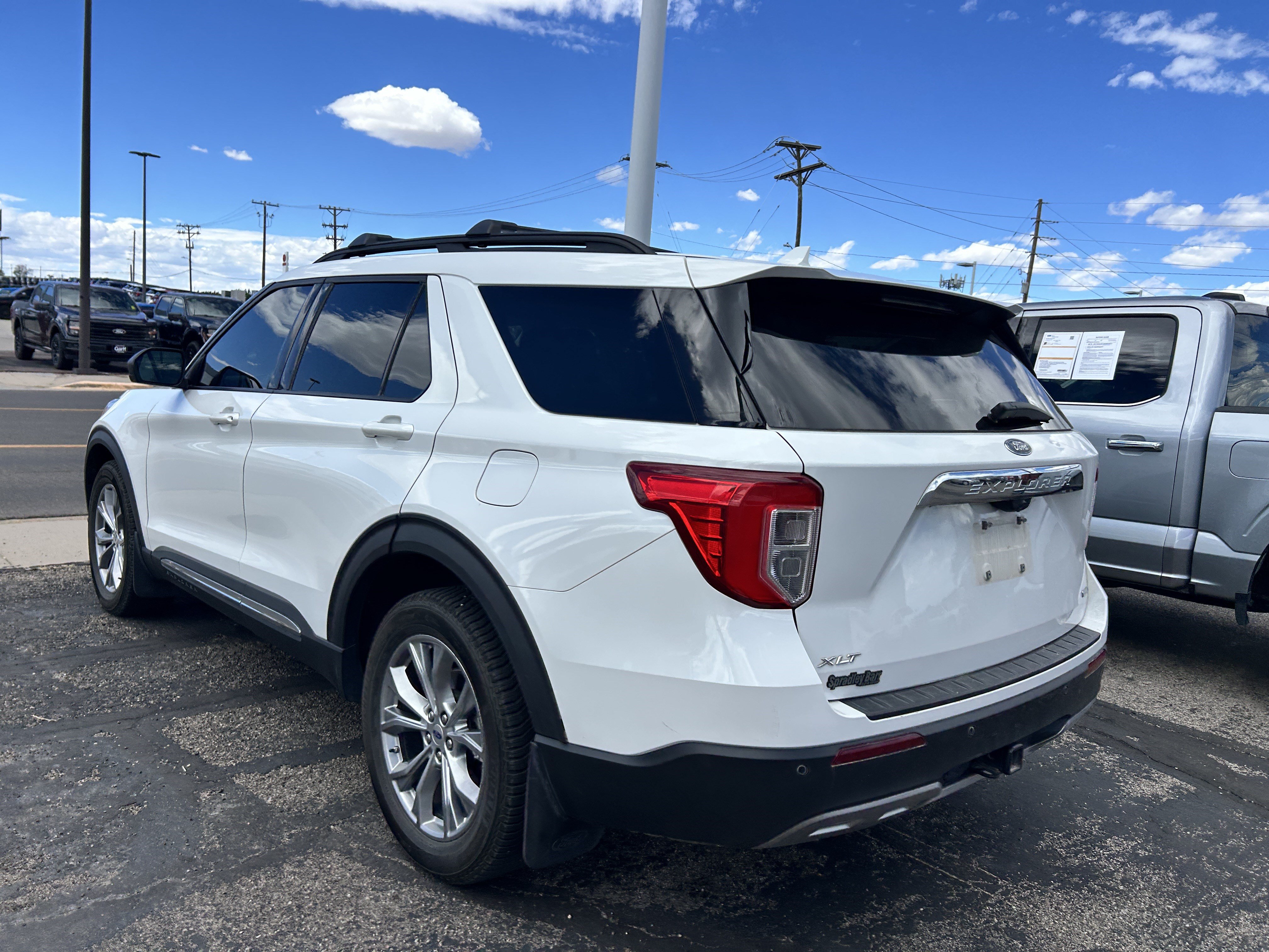 Certified 2020 Ford Explorer XLT w/ Equipment Group 202A AWD/4WD image 3