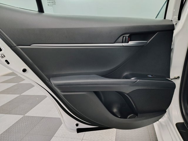 Used 2019 Toyota Camry SE FWD image 22