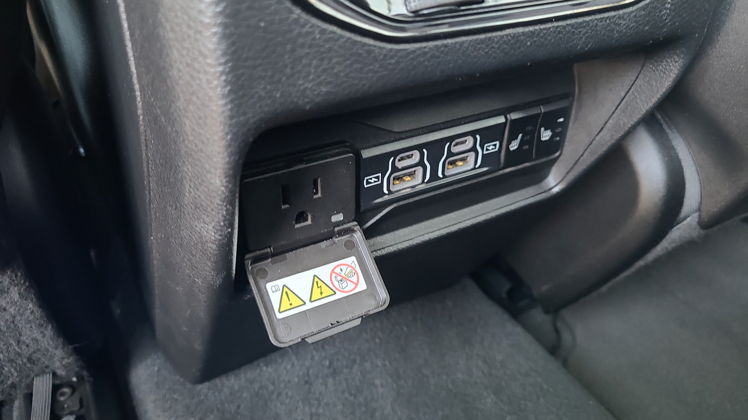 Used 2023 Jeep Grand Cherokee Limited w/ Luxury Tech Group II AWD/4WD image 16