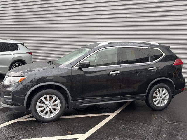 Used 2018 Nissan Rogue SV image 2