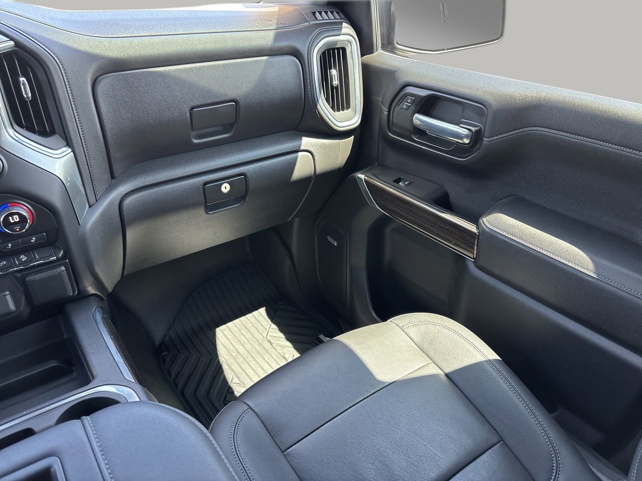 Used 2021 Chevrolet Silverado 1500 LT Trail Boss w/ Convenience Package II image 13