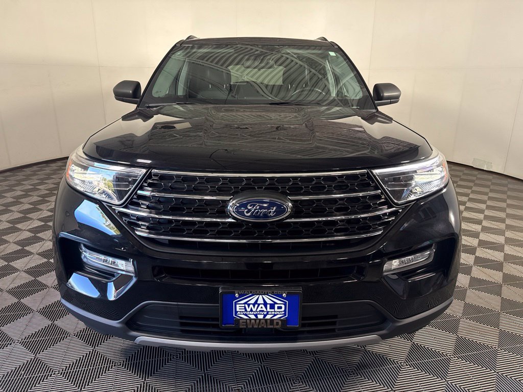 Certified 2023 Ford Explorer XLT w/ Equipment Group 202A AWD/4WD image 4