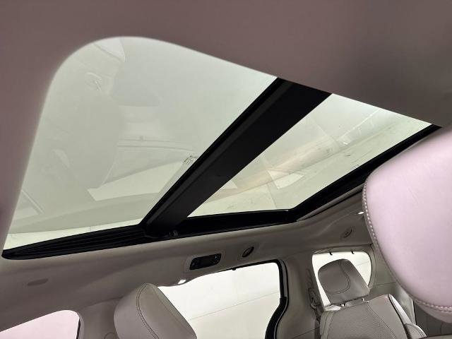 Used 2020 Chrysler Pacifica Limited w/ Advanced Safetytec Group image 14