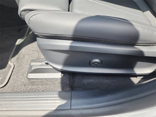 Used 2024 Mercedes-Benz EQB 250+ image 17