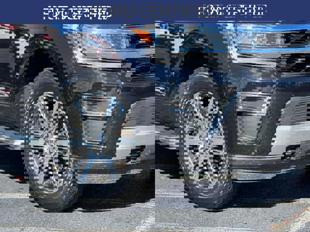 Certified 2023 Ford Expedition Limited image 3