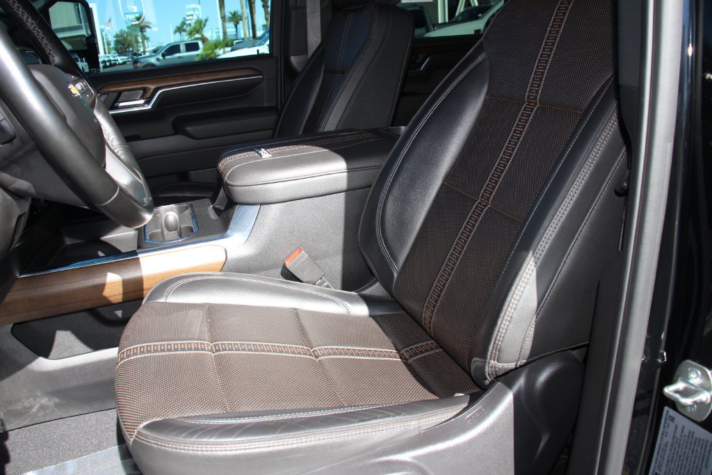 Used 2024 Chevrolet Silverado 3500 High Country w/ High Country Premium Package AWD/4WD image 23