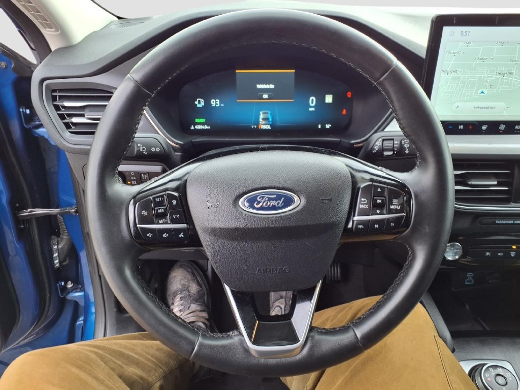 Certified 2023 Ford Escape Platinum w/ Class II Trailer Tow Package AWD/4WD image 20