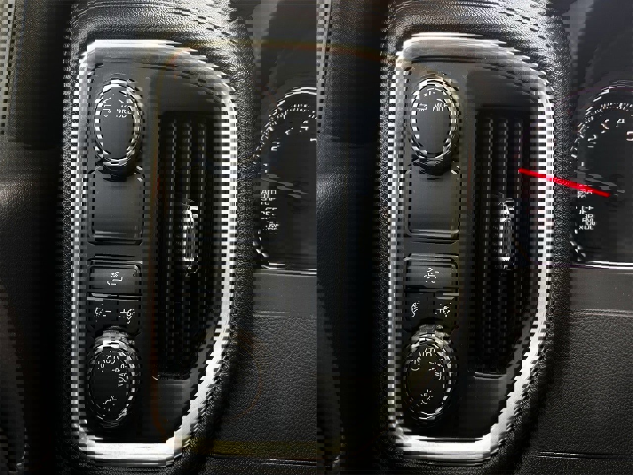 Used 2022 Chevrolet Silverado 1500 LT image 23