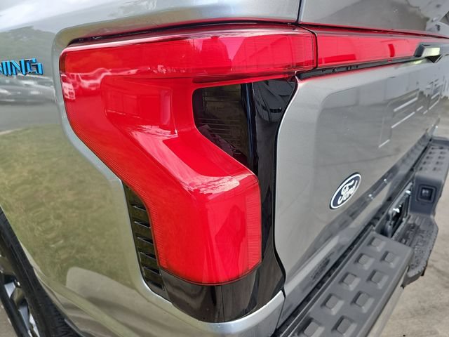 Certified 2025 Ford F150 Lightning Lariat AWD/4WD image 33
