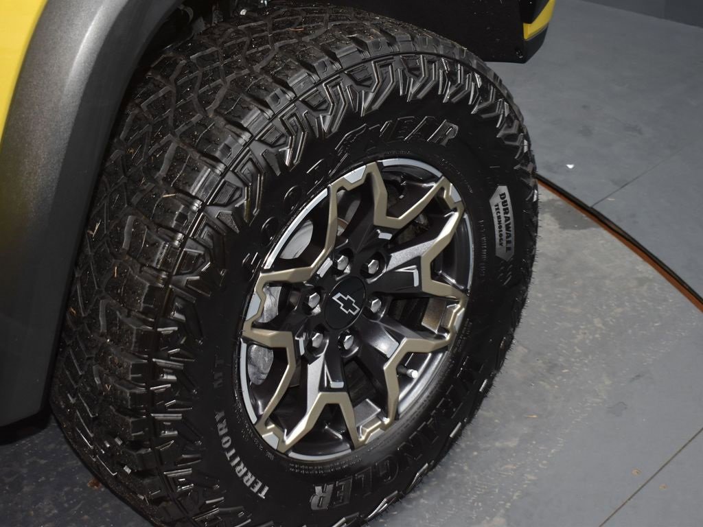 Used 2024 Chevrolet Colorado ZR2 w/ ZR2 Convenience Package III image 18