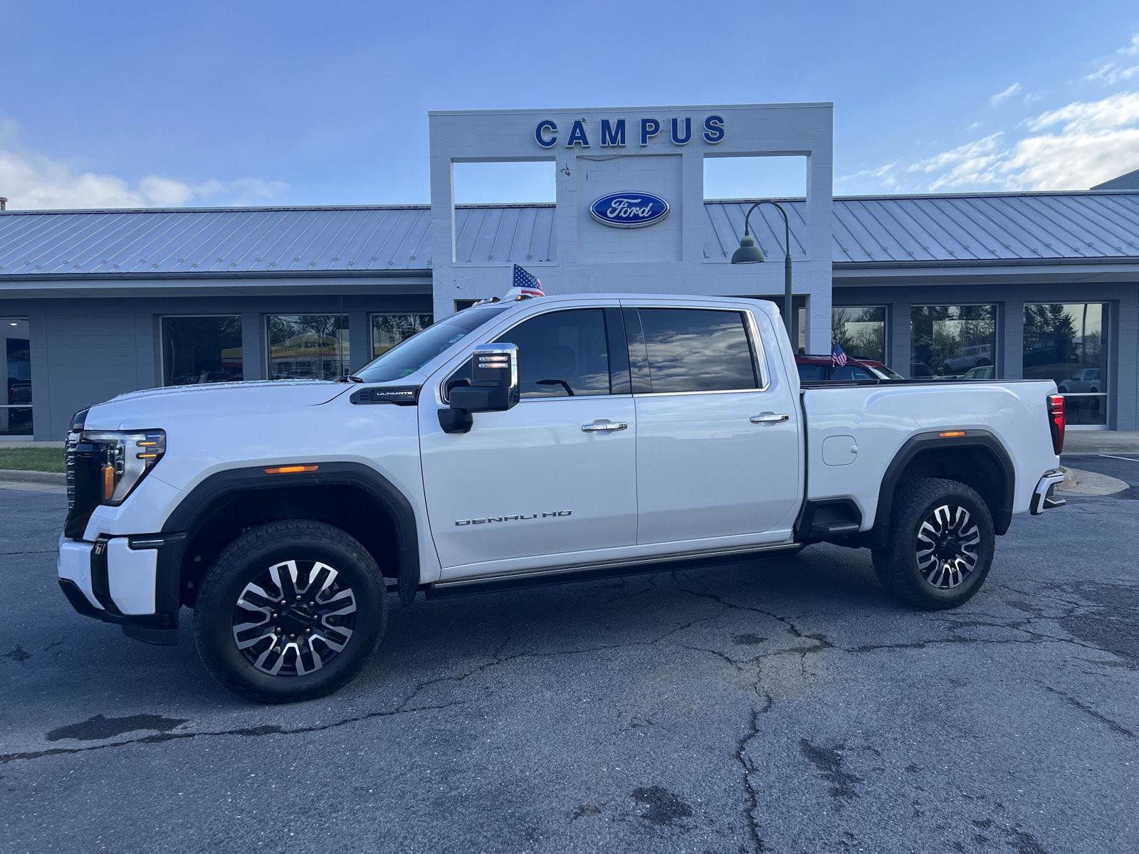 Used 2025 GMC Sierra 2500 Denali Ultimate AWD/4WD image 2