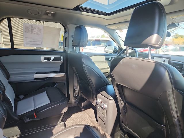 Certified 2022 Ford Explorer XLT w/ Equipment Group 202A AWD/4WD image 29