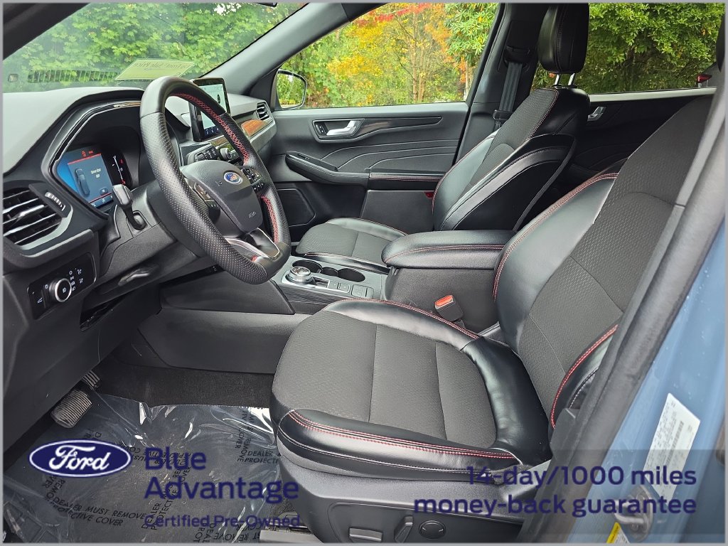 Certified 2025 Ford Escape ST-Line Select AWD/4WD image 12