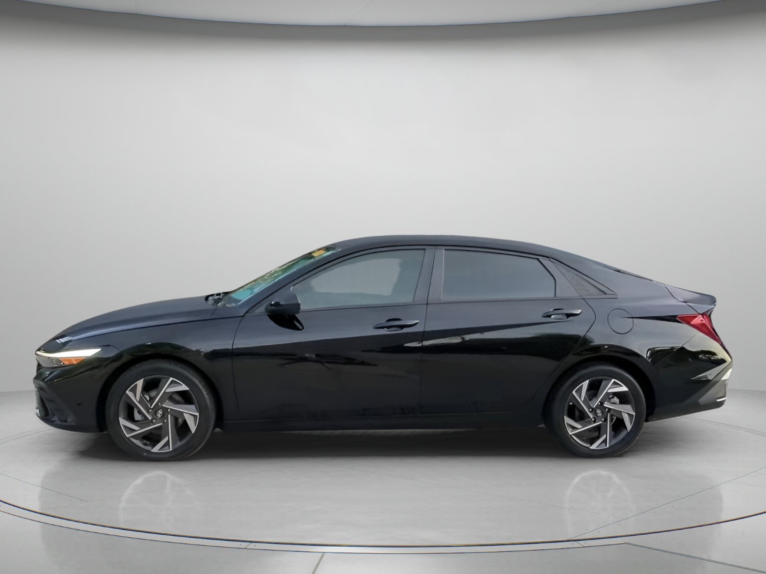 Used 2025 Hyundai Elantra Sport FWD image 16