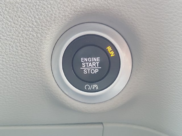 Used 2024 Chrysler Pacifica Limited FWD image 35