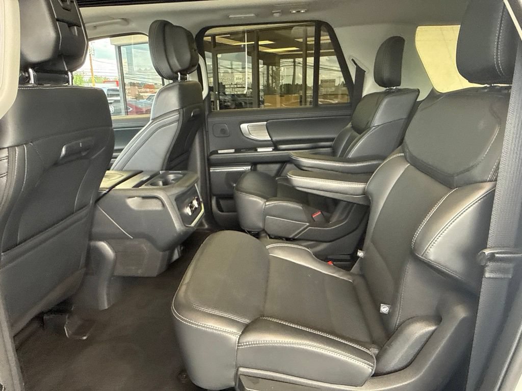 Certified 2026 Ford Expedition Max Platinum w/ Driver's Package AWD/4WD image 15