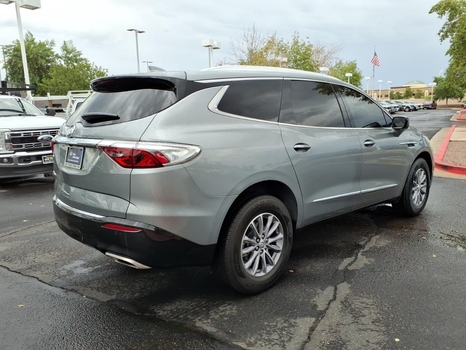 Used 2024 Buick Enclave Essence FWD image 4