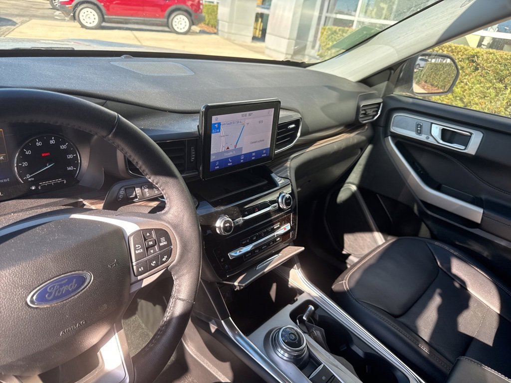 Certified 2024 Ford Explorer Limited image 9