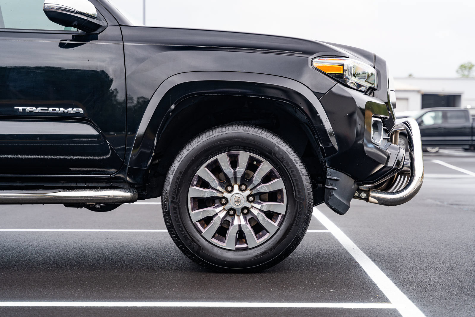 Used 2021 Toyota Tacoma Limited RWD image 9