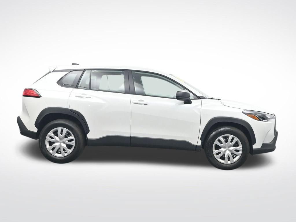 Used 2025 Toyota Corolla Cross L FWD image 4