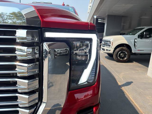 Used 2024 GMC Sierra 2500 Denali w/ Denali Reserve Package AWD/4WD image 4