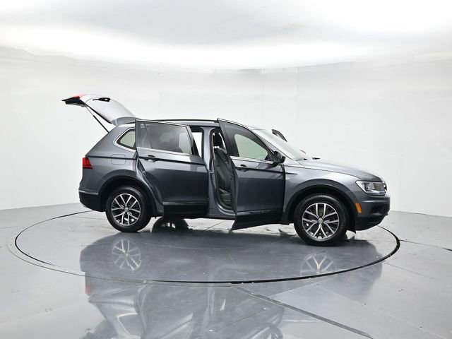 Used 2020 Volkswagen Tiguan SE w/ Panoramic Sunroof Package image 51
