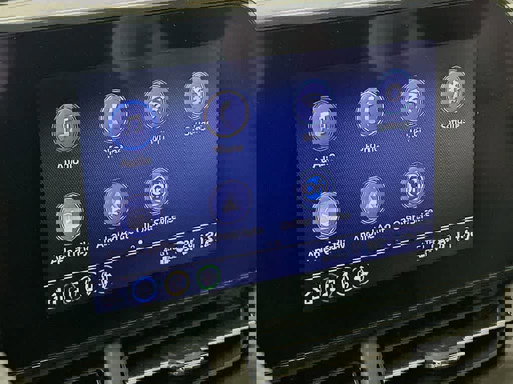 Used 2024 Chevrolet Trax RS image 19