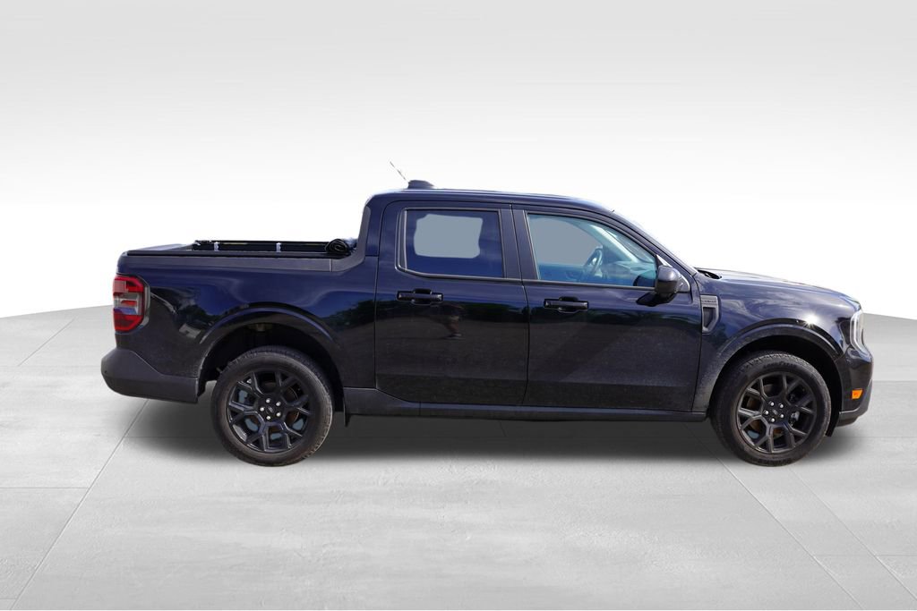 Certified 2025 Ford Maverick Lariat w/ Black Appearance Package AWD/4WD image 2