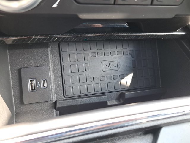 Certified 2021 Ford F250 Platinum w/ FX4 Off-Road Package image 34