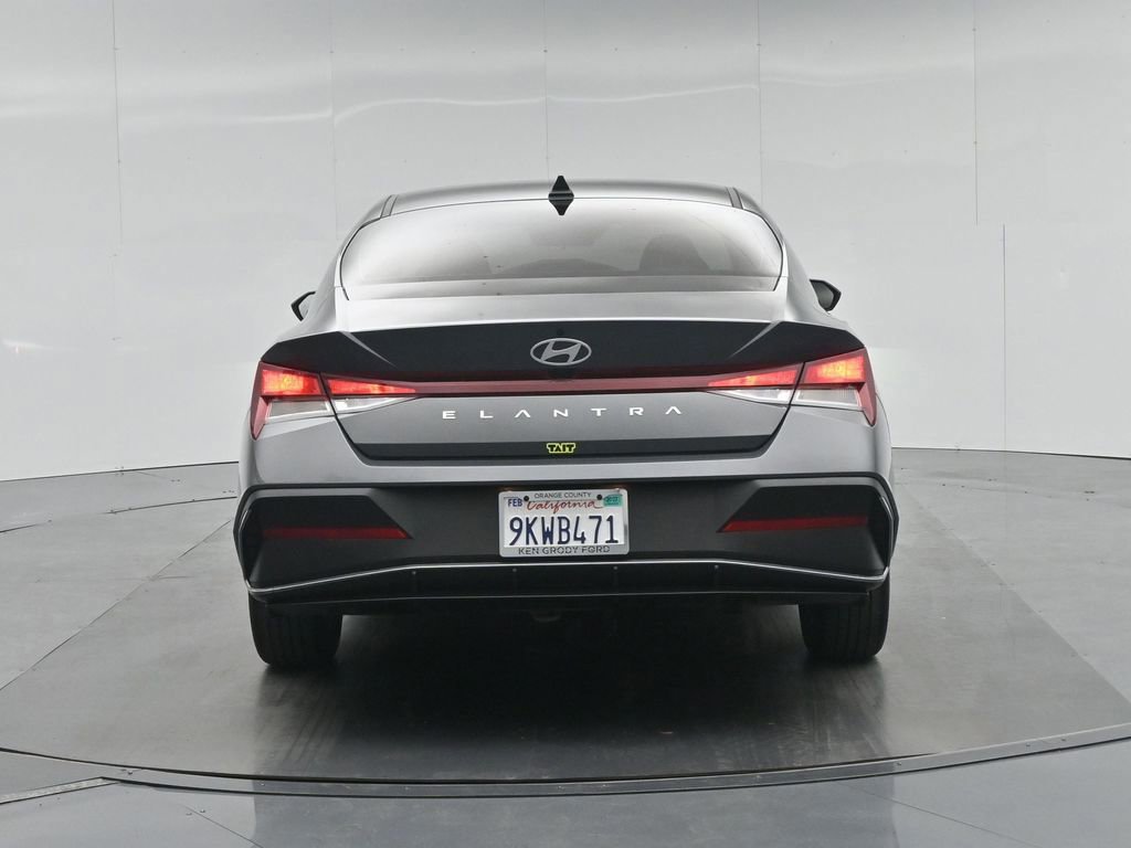 Used 2024 Hyundai Elantra SEL image 7